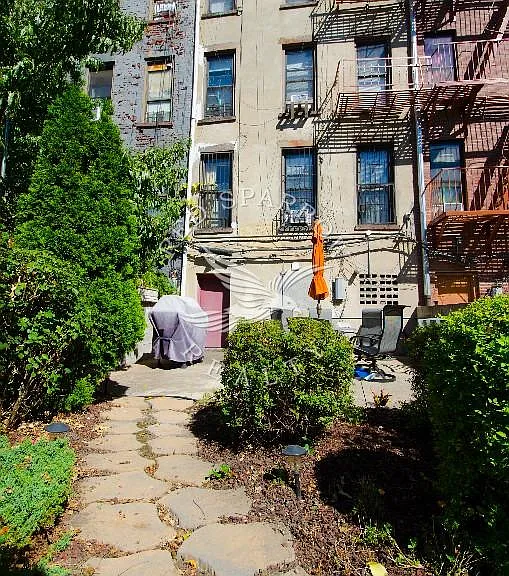 178 E 109th St #FOUR — Photo 16