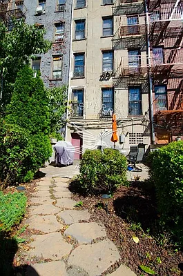 Rented by Red Sparrow Realty Group | media 20