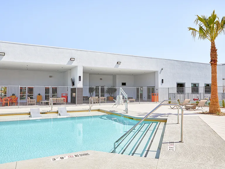 Showboat Park Apartments — Photo 26