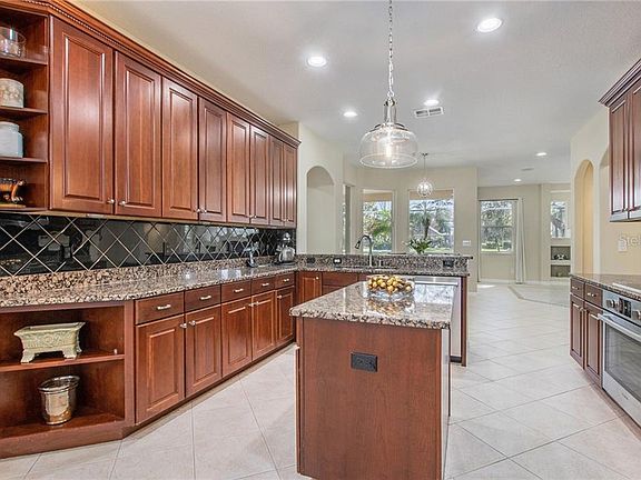 4th image of 26910 Shoregrass Dr