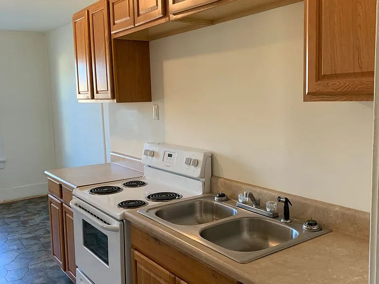 823 Main St #3 — Photo 4