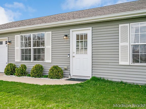 2nd image of 11688 E Bear Meadows Dr SE