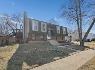 770 Birchbark Trl, Carol Stream, IL 60188