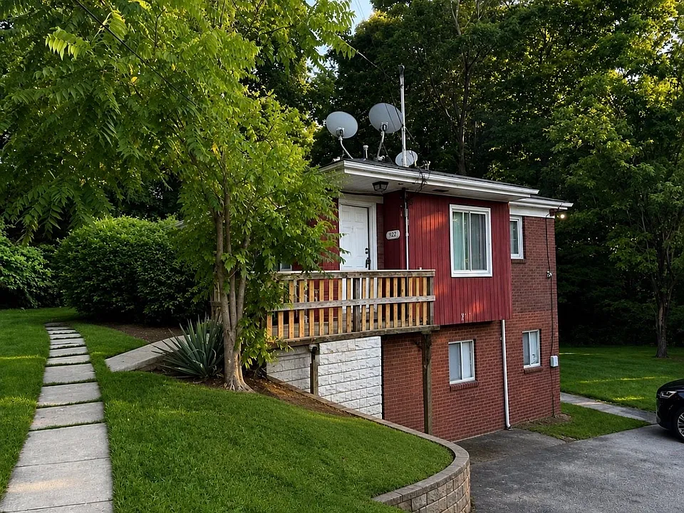 2551 Tilbrook Rd