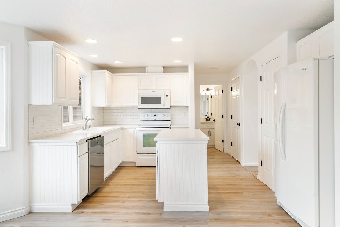 next background image