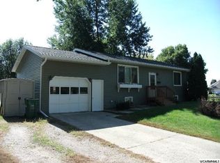 905 Country Club Dr, Marshall, MN 56258