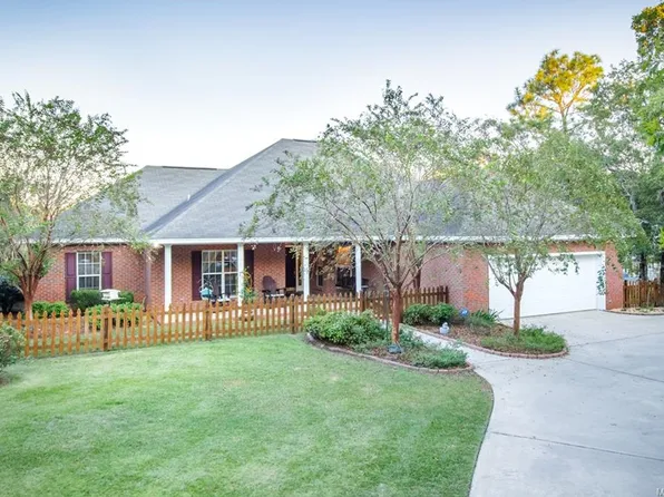 1992 Suncrest Dr, Prattville, AL 36067