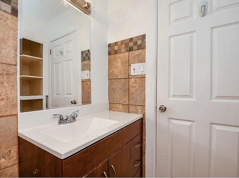 7233 Beechnut St #A — Photo 23