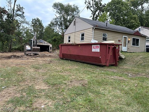 2nd image of 1758 Atkinson Ave