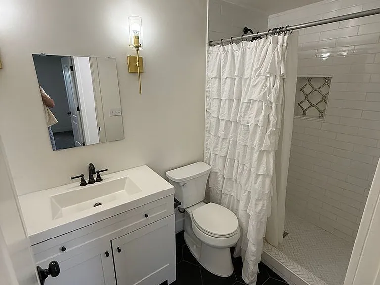 8285 N Lakeshore Drive — Photo 11