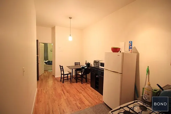 Rented by Bond New York | media 29