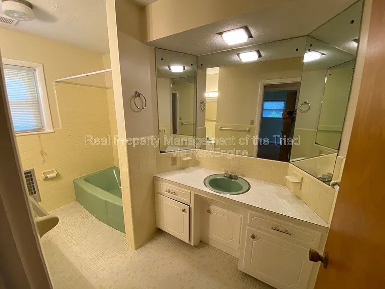 926 Hilltop Blvd — Photo 18