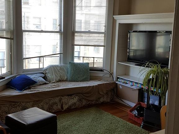 3rd image of 1025 Hyde St APT 1