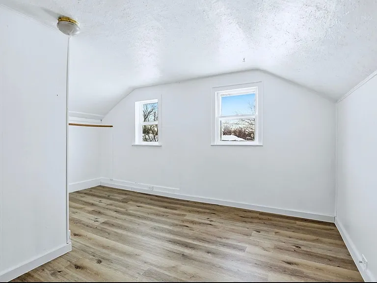 926 N Porter St — Photo 7