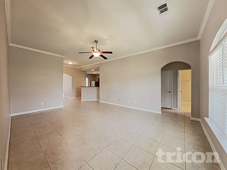 2312 Redbud Dr — Photo 4