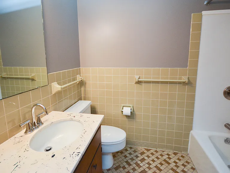 1725 40th St NW — Photo 7