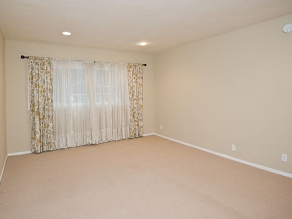 3rd image of 451 S Barrington Ave APT 101