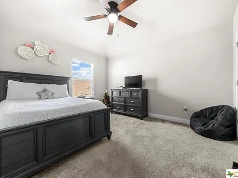 807 Old World Dr — Photo 21