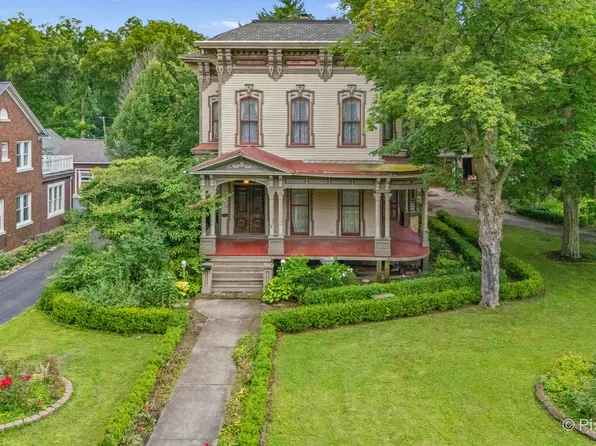 450 Somonauk St, Sycamore, IL 60178