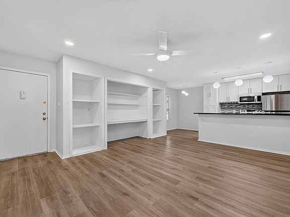 4th image of 910 Duncan Ln APT 6