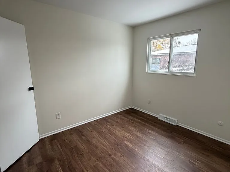 1530 Genessee Ave — Photo 8