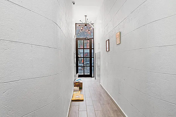 Rented by Safdie Realty Group | media 30