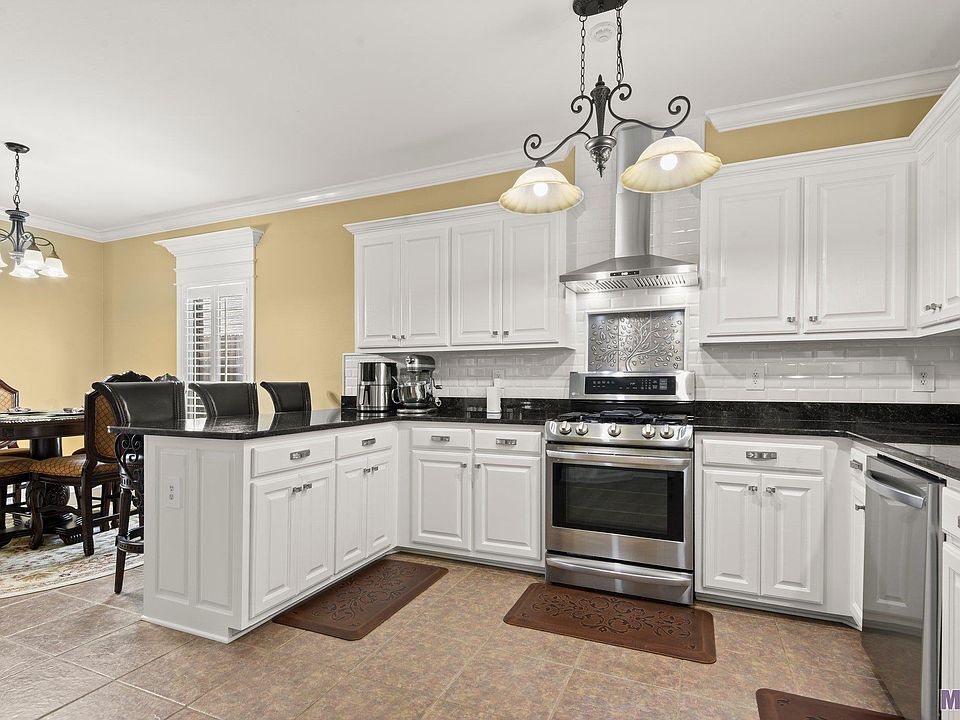 1st image of 39060 Balmoral Dr