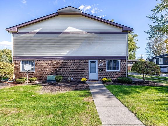 3rd image of 41127 S Woodbury Green Dr