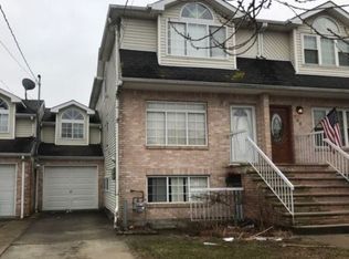 152 Sharrotts Rd, Staten Island, NY 10309