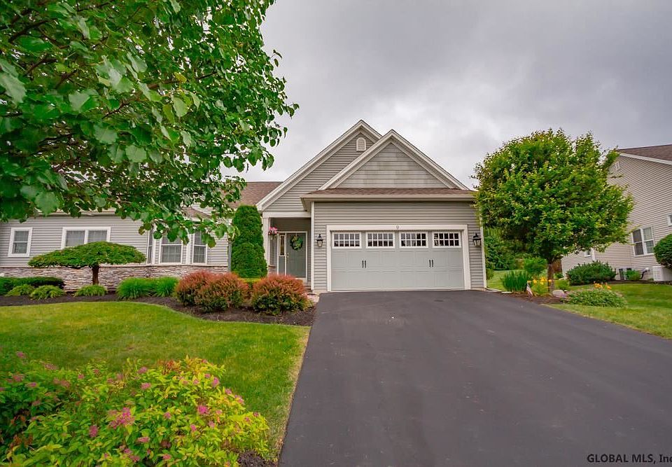 1st image of 9 Ashton Dr