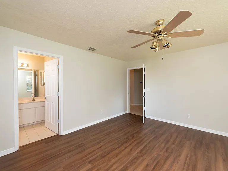 1236 Buffing Cir SE — Photo 30