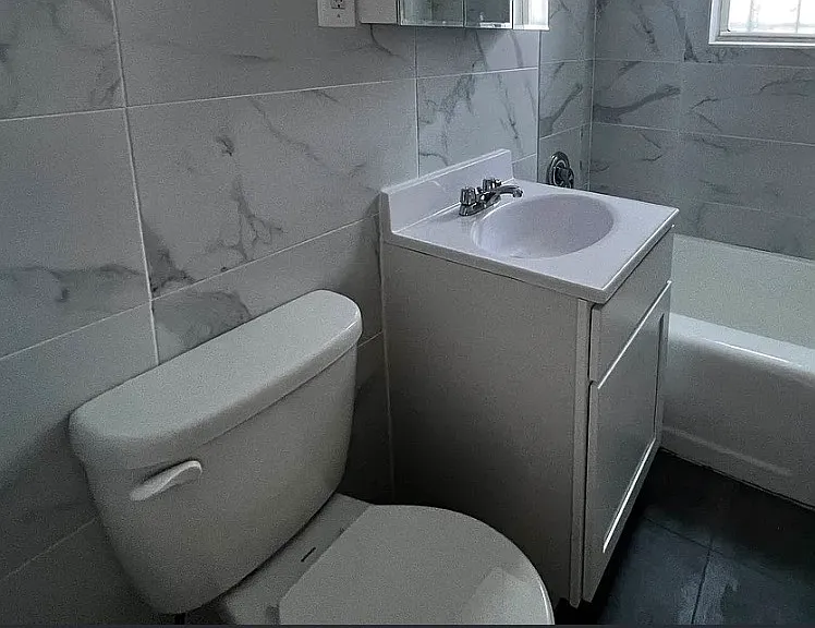 14329 Barclay Ave #5B — Photo 2