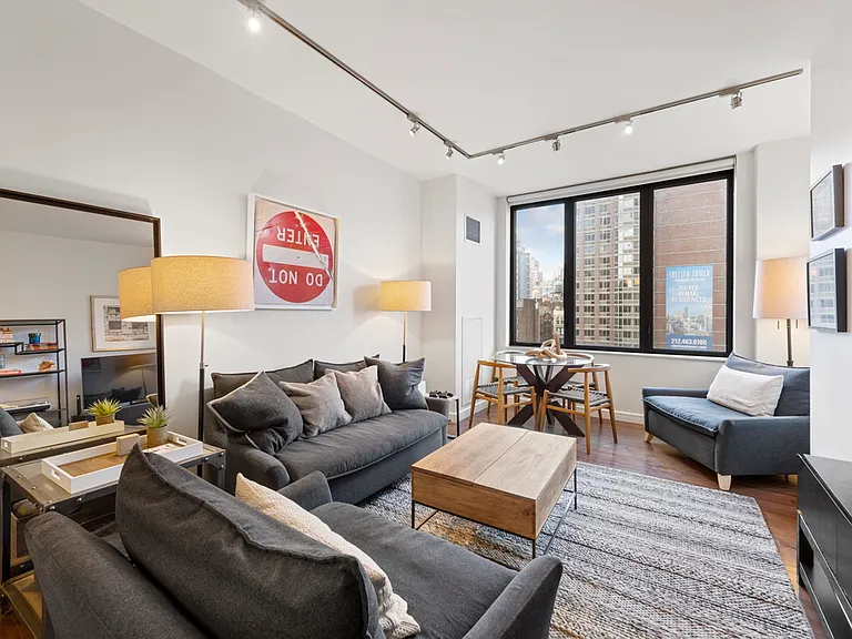 101 W 24th St #15H — Photo 1