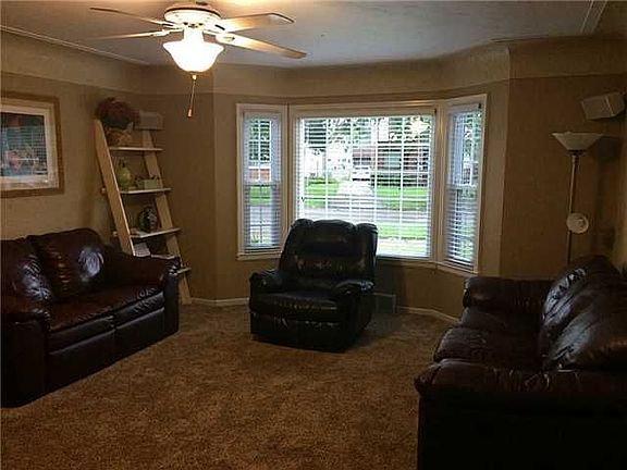 4th image of 426 Bellcourt Dr