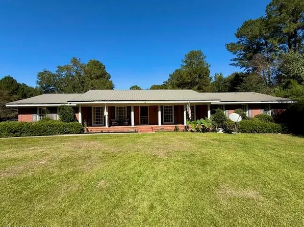 621 Magnolia Ave NW, Magee, MS 39111