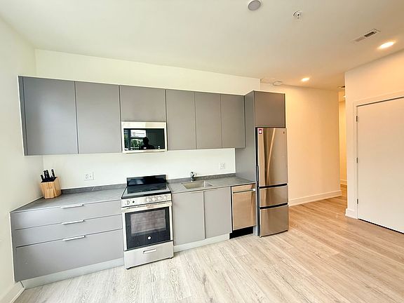 4th image of 1324 N Capitol St NW #204