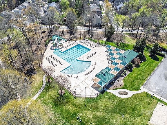 2nd image of 2408 Winding River Dr