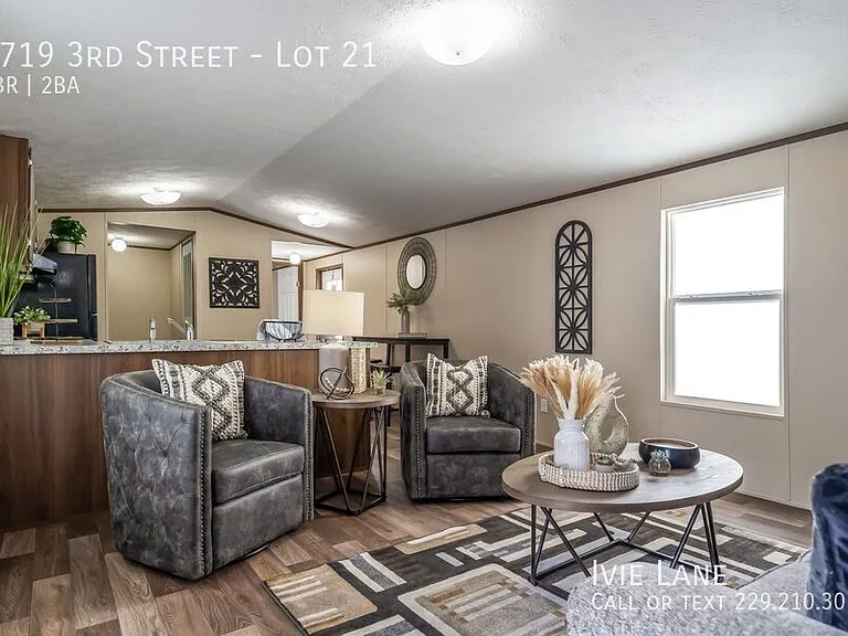 2719 3rd St #21 — Photo 24