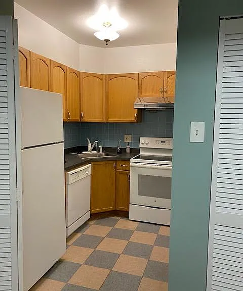 1640 South St #2R — Photo 11