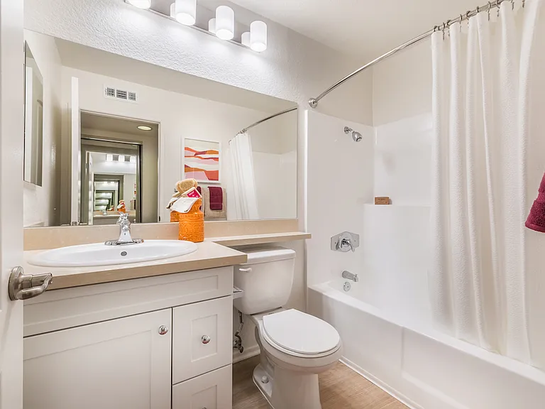 Windwood Glen Apartment Homes — Photo 11