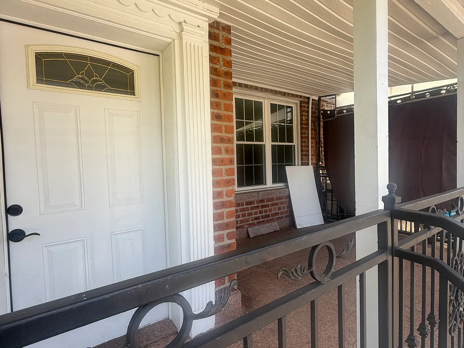 3 bed, 1300 sqft, $3,300 — Photo 2