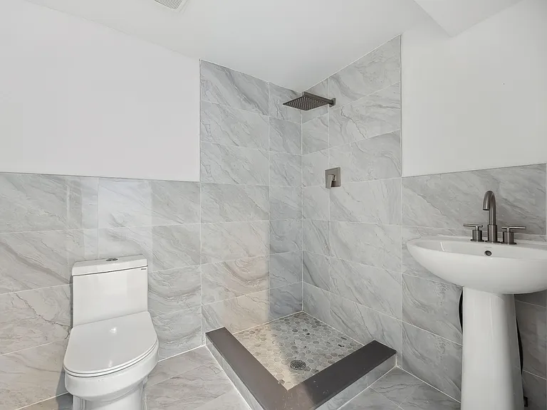 329 Decatur St #1L — Photo 23