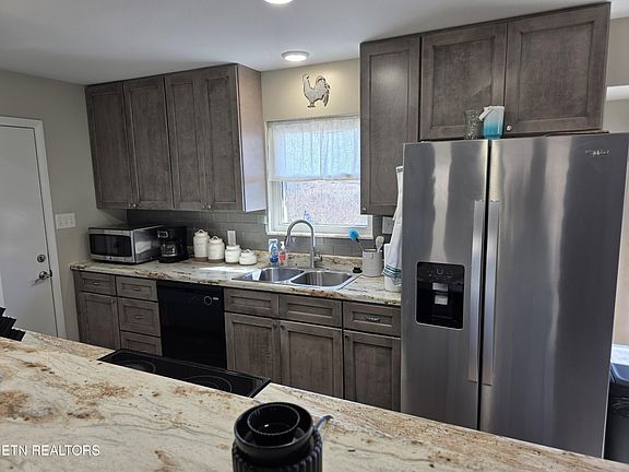 4th image of 3920 Holland Trl