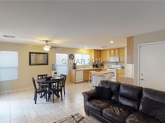 5th image of 1203 Black Cherry St