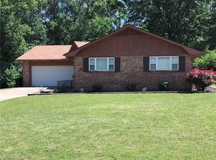 1108 W Pine St, Rogers, AR 72756