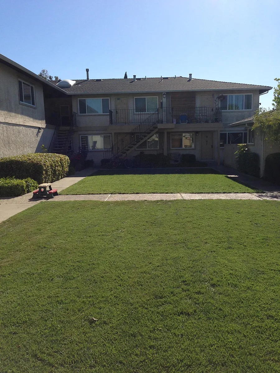 Building Photo - 3701 Peacock Ct #8