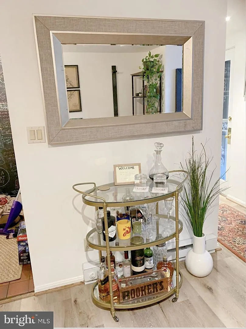 Studio, 420 sqft, $1,900 — Photo 3