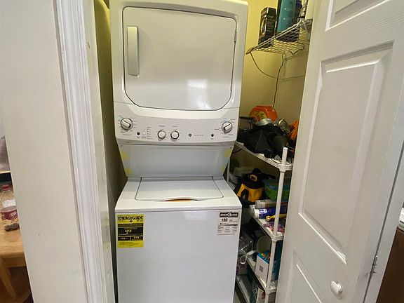 4th image of 844 Bergen Ave APT 3R