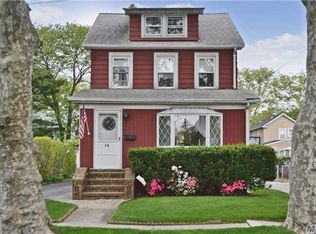 14 Everett St, Lynbrook, NY 11563