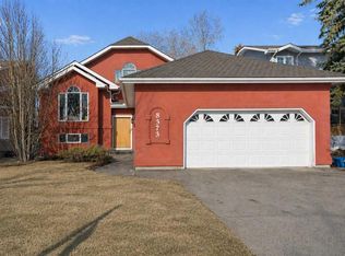 8373 E Edgevalley Dr NW, Calgary, AB T3A 4X6